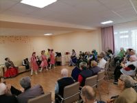 Юные артисты - старшему поколению